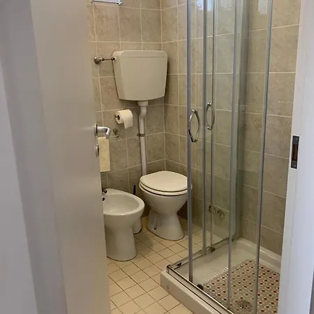 בית הארחה In Guest - New Cirene Triple Economy רימיני