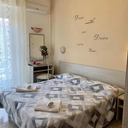 Affittacamere In Guest - New Cirene Triple Economy