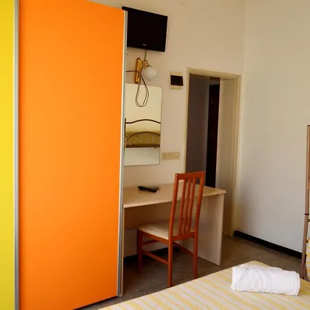 In Guest - New Cirene Triple Economy * רימיני