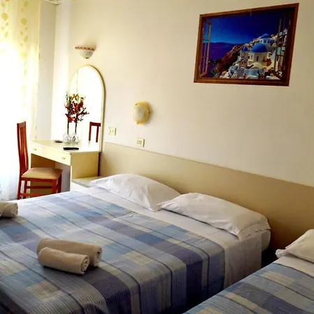 בית הארחה In Guest - New Cirene Triple Economy רימיני