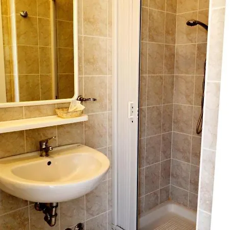 In Guest - New Cirene Triple Economy
